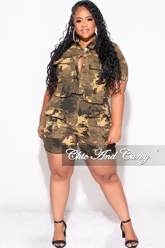 Final Sale Plus Size 2pc Collar Button Up Crop Top and Short Set in Camouflage Print