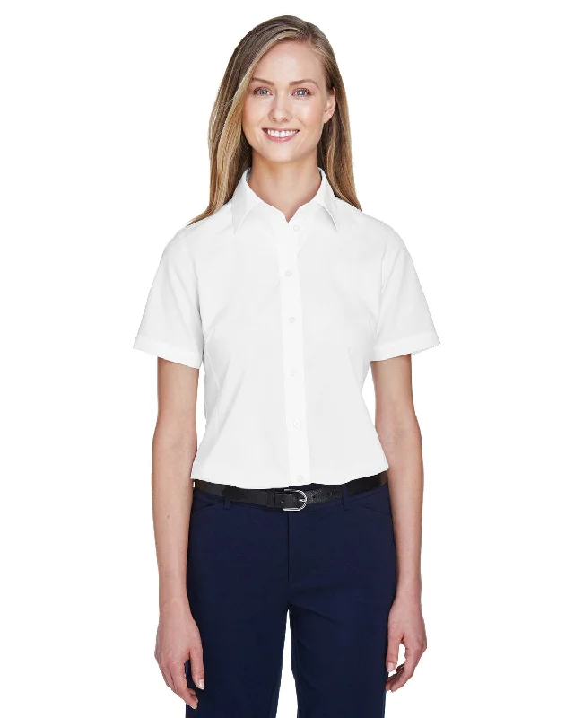 Devon & Jones D620SW Ladies' Crown Collection Solid Broadcloth Short-Sleeve Woven Shirt